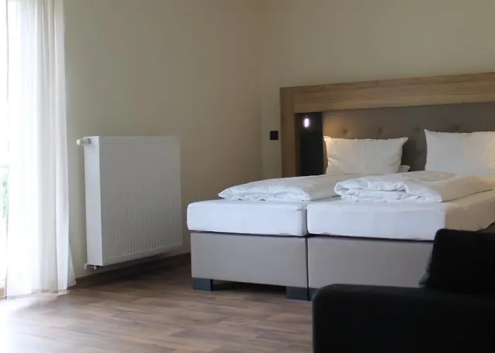 Hotel Traebeser Bauernstube 3*